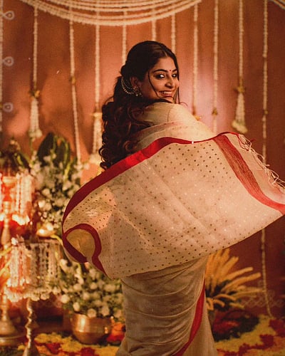 பொன்னெழில் பூத்தது புதுவானில்... மஞ்சிமா மோகன்!